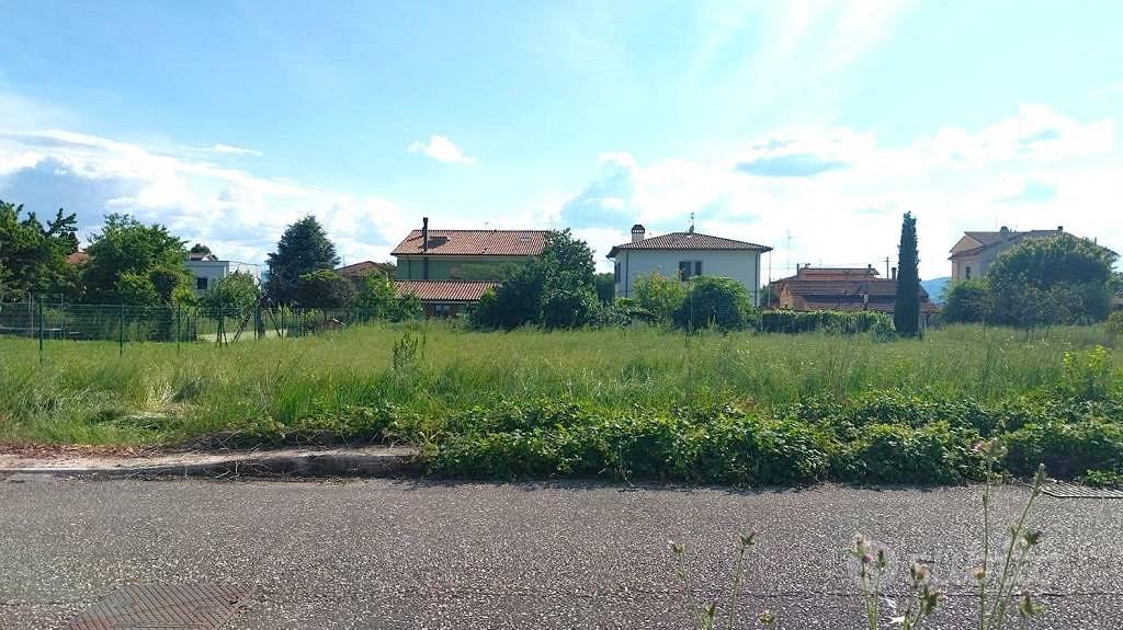 Terreno di 700 m² a Foligno - Vista 4
