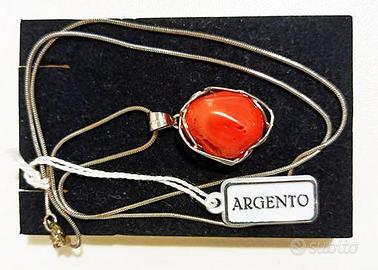 collana "Coppola" a catena con ciondolo in corallo