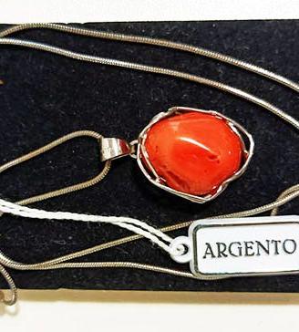 collana "Coppola" a catena con ciondolo in corallo