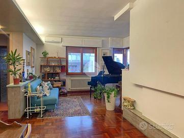 4 LOCALI A ROSETO DEGLI ABRUZZI