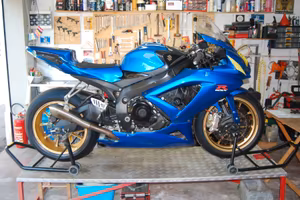 SUZUKI GSX-R 750 K8