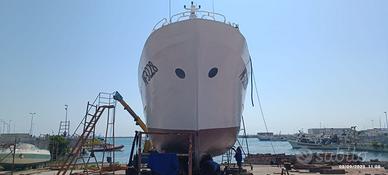 Peschereccio con licenza a strascico