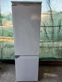 Frigorifero combinato WHIRLPOOL a incasso nuovo 