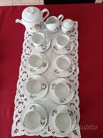 Servizio da tè di Ginori completo per otto.