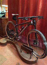 Porta biclette da salotto. Ne entrano due