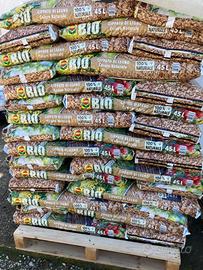 corteccia cippato di legno chiaro per pacciamatura