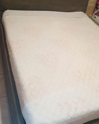 Letto matrimoniale