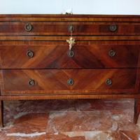 Cassettone Luigi XVI del 700