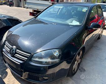 VOLKSWAGEN GOLF per ricambi usati