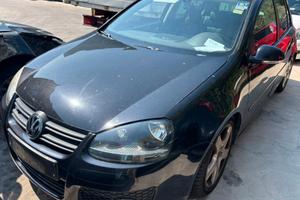 VOLKSWAGEN GOLF per ricambi usati