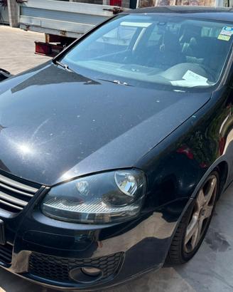 VOLKSWAGEN GOLF per ricambi usati