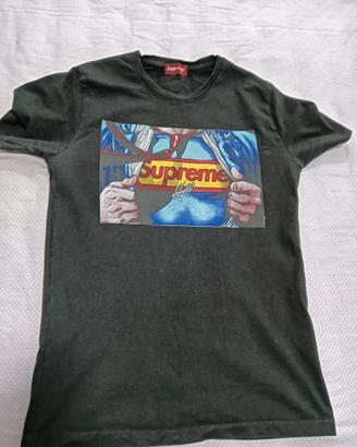 T-shirt taglia S