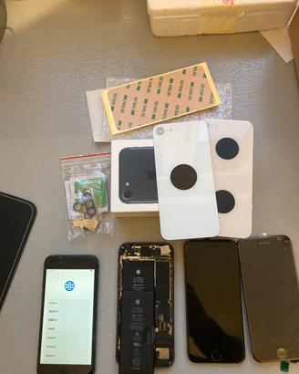 IPhone 8 + pezzi di ricambio