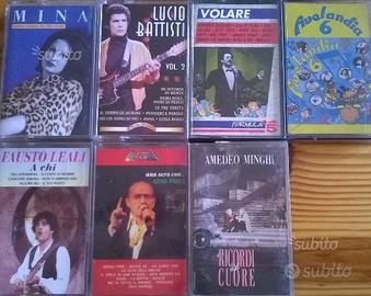 Cassette audio e valigetta