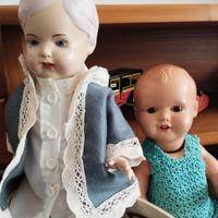 Bambola Schildkrot e Cellba e carrettino in legno