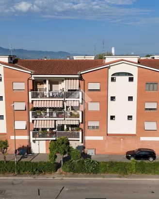 4 LOCALI A CAMPI BISENZIO