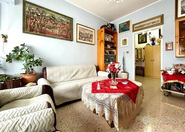 Appartamento di 115 m² con più di 5 locali e box a