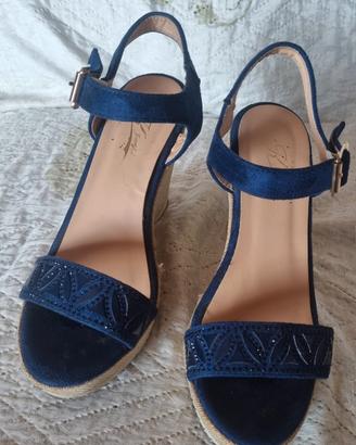 sandali donna  n. 37 con zeppa . tacco 11 cm 