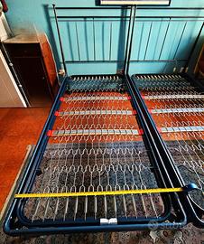 Letti singoli ferro battuto con doghe Ennerev