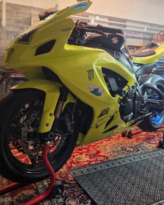 Suzuki gsx r 750