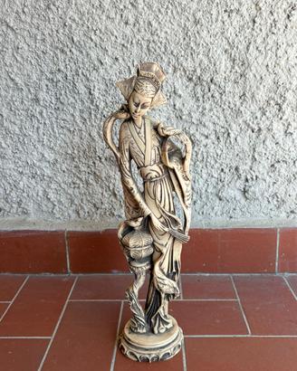 Statuetta donna orientale