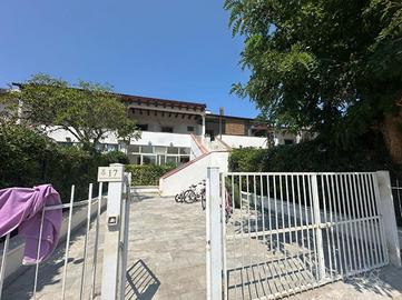 VILLA A SCHIERA A VILLAPIANA