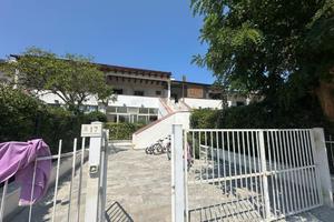 VILLA A SCHIERA A VILLAPIANA