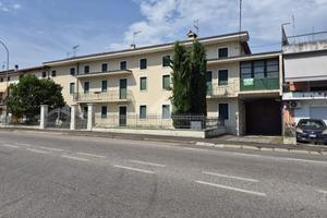 VILLA A SCHIERA A MALO