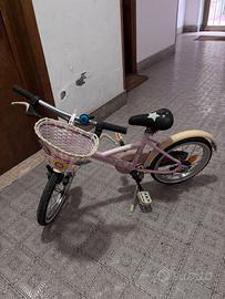 Bicicletta bimba 16 pollici B-Twin con cestino