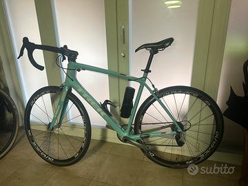 Bici Corsa Trek madone four series carbonio