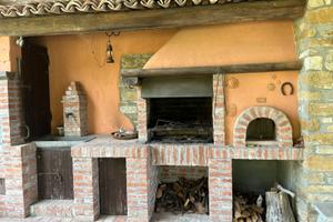 Casa ristrutturata co adiacente terreno