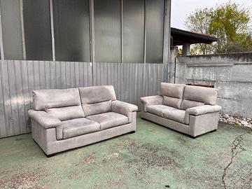 Coppia di divani usati