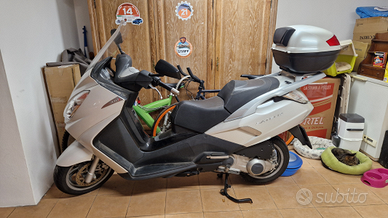 Scooter Peugeot satelis 300