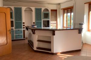 Villa 350 mq locata 2.100 /mese con giardino