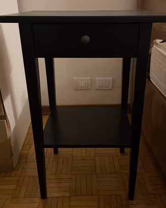Conodino in legno Ikea