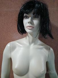 manichino donna completo di parrucca 