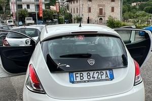 Lancia Ypsilon 1.2 69 CV 5 porte Elefantino