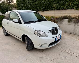 Lancia Ypsilon Momo Design 1.3 MJT