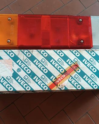 Fanale posteriore Iveco 7 luci 99463244