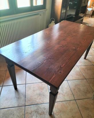 Tavolo in legno con cassetto – 180 × 85 cm