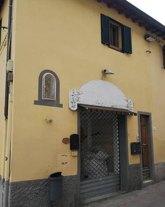 Immobile di 107 m² con 3 locali a Campi Bisenzio