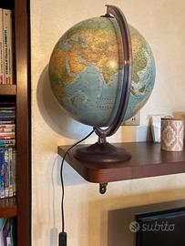 Lampada globo terrestre