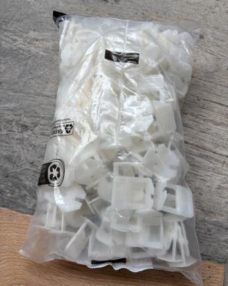 Distanziatori piastrelle