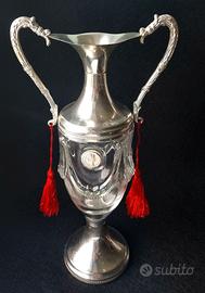 Coppa reale spagnola vintage con medaglione