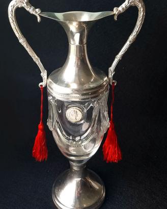 Coppa reale spagnola vintage con medaglione