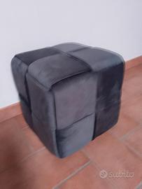 Pouf in velluto grigio nuovo 