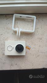 Xiaomi Yi Action Cam – con supporti e microSD
