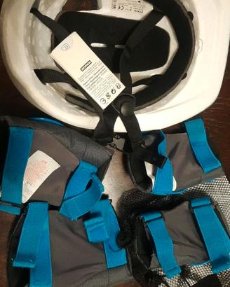B-twin casco + kit protezioni bimbo
