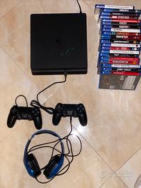 Playstation 4 + 24 giochi + cuffie + 2 joystick