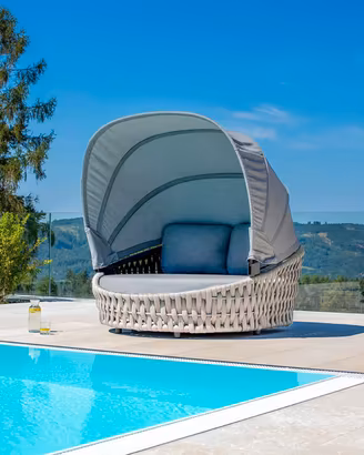 Letto da giardino Hug con baldacchino